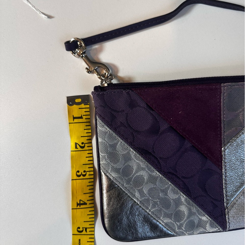 Coach Wristlet - Picture 4 of 9
